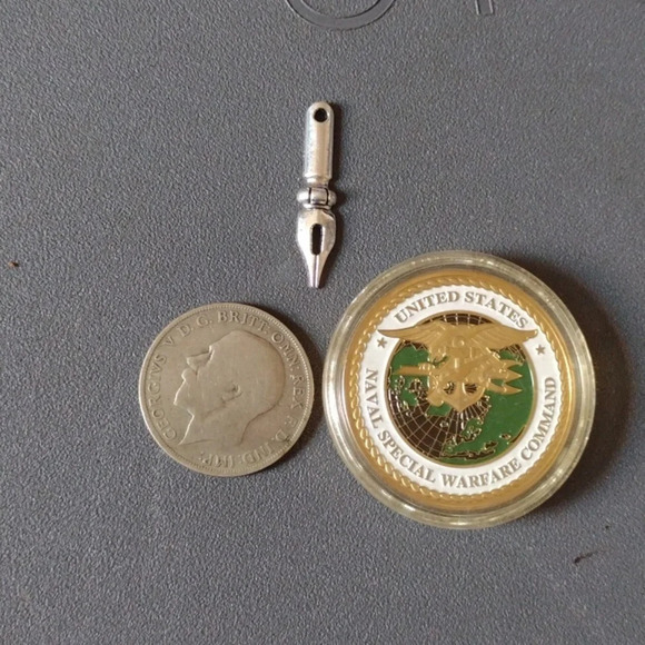 Navy Seals Coin with bonus items - Picture 1 of 2